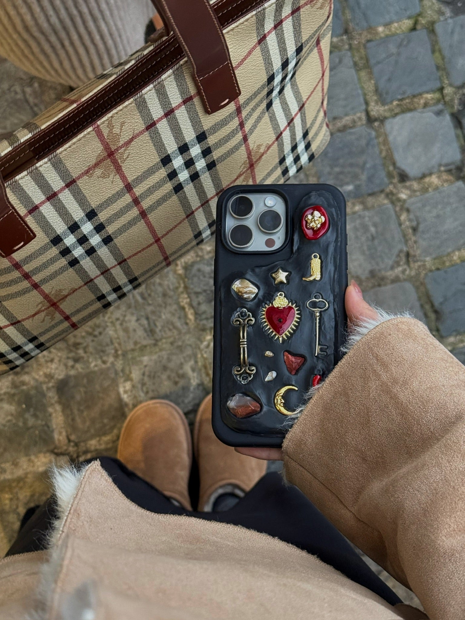 Burning Heart (Gold) - Custom charm phone case