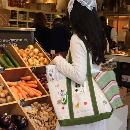 Charmé Edit customer carrying their Everyday Tote