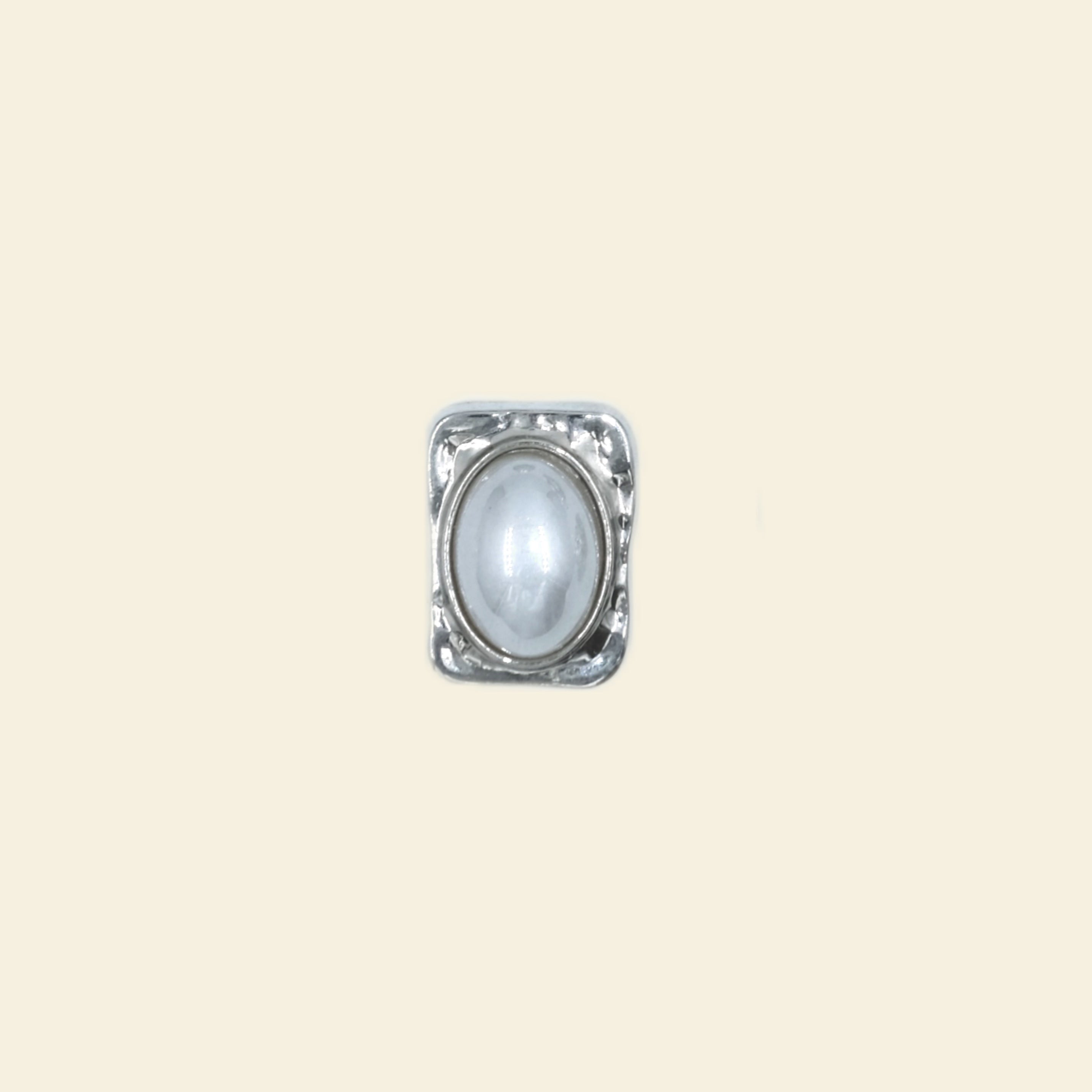 Pearl Medley - Midi Charm