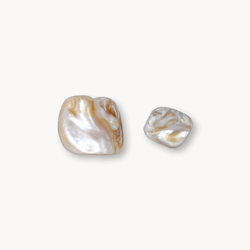 Pearl Stone - Midi Charm