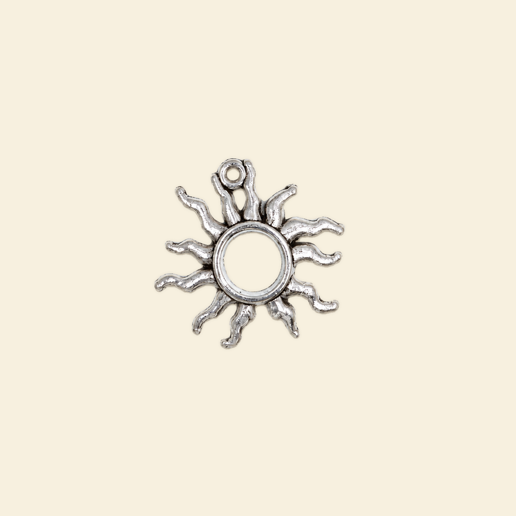 My Universe - Midi / Grande Charm Sun (Grande) on solid #f7f0df