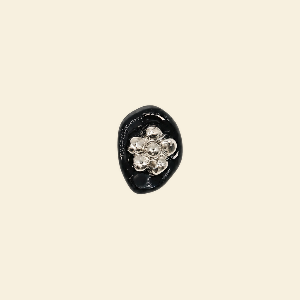 The pressed bloom - Grande Charm Black