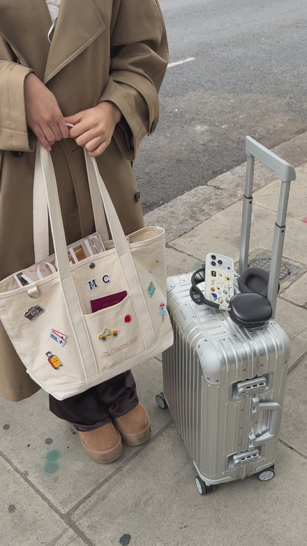 Charmé Edit customer carrying their Everyday Tote